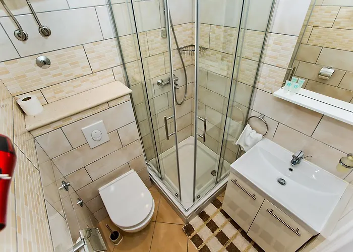 And Marija 赫瓦尔