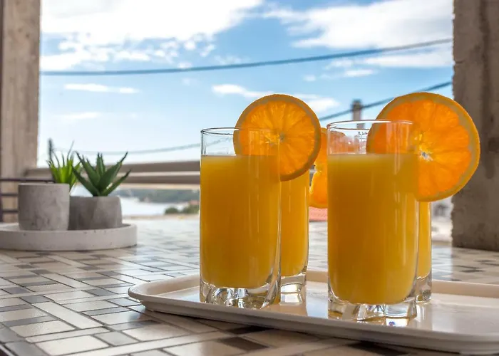 And Marija 赫瓦尔