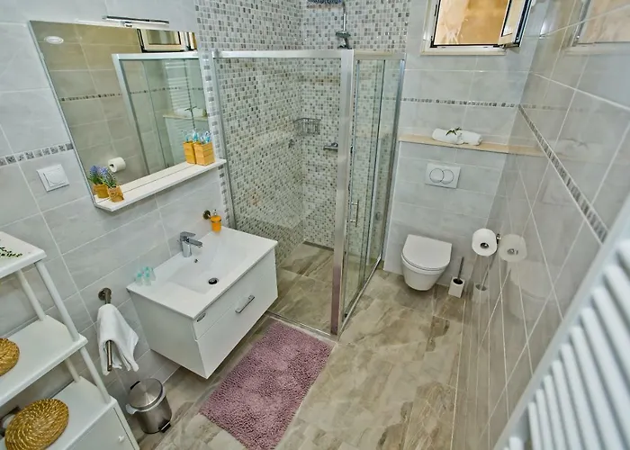 And Marija * 赫瓦尔