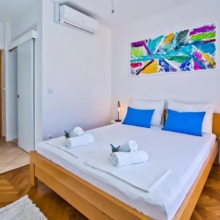 Апартаменти And Marija