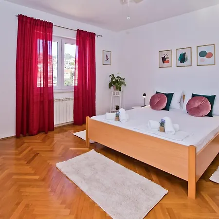 And Marija * 赫瓦尔