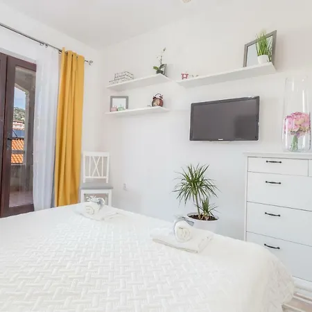And Marija Apartment Hvar Town