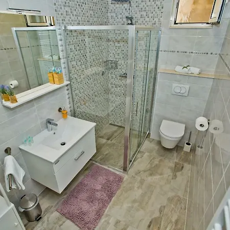 And Marija * Хвар